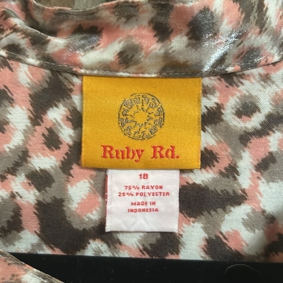 Ruby Rd. Pink and brown leopard patterned blouse with cascading ruffles Size 18 - Picture 10 of 11